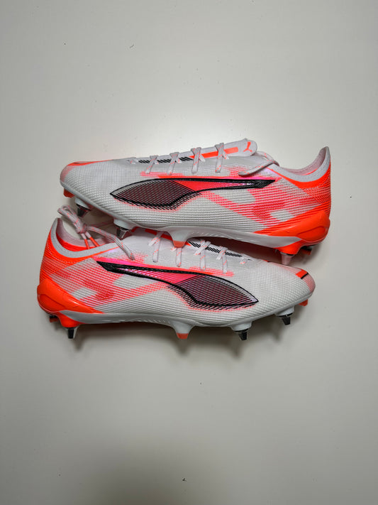Puma Ultra Ultimate SG red and white UK7.5 US8.5 EU41